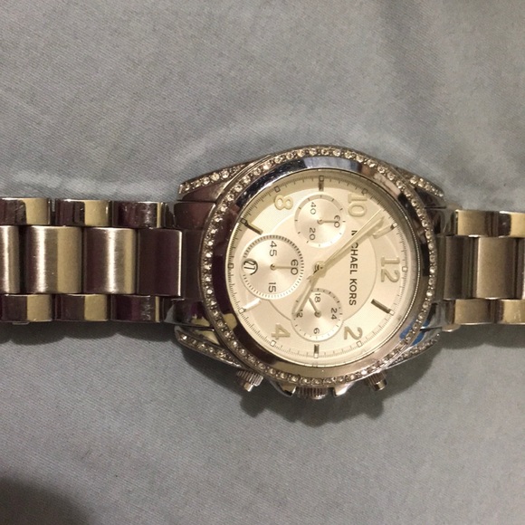 Women’s Michael kors watch - Picture 6 of 6